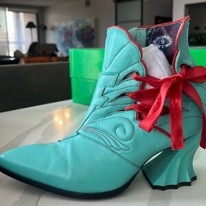 YEE-HAWT! John Fluevog Turquoise Booties w/ Red Ribbons – Size 9